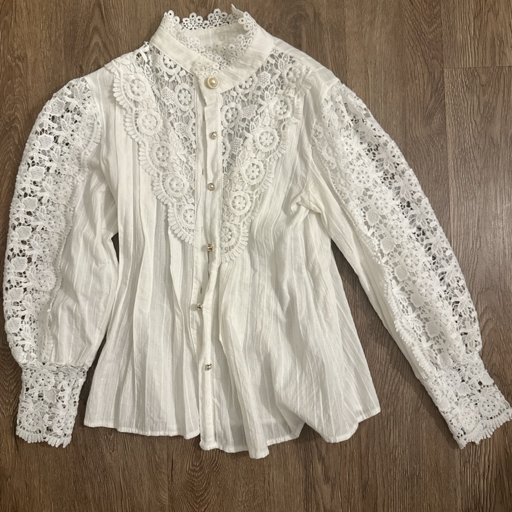 Chic White Lace Blouse with Button Detail